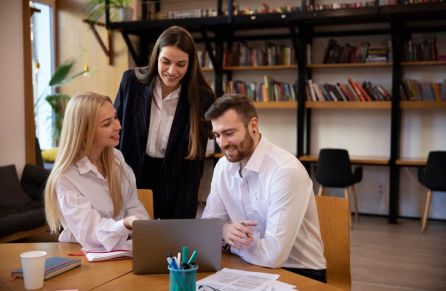 Instructor explaining emotion recognition techniques to trading students